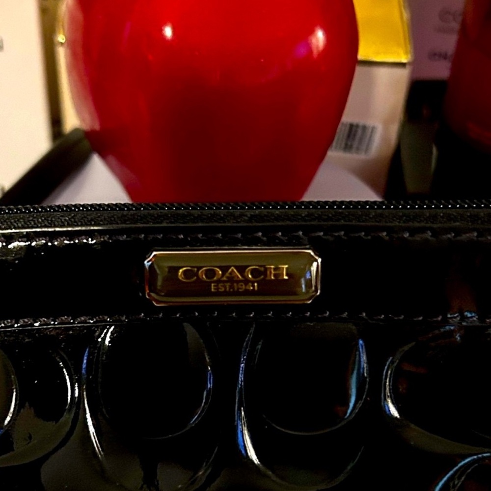 Coach Black Patent Leather Wristlet - Picture 4 of 6